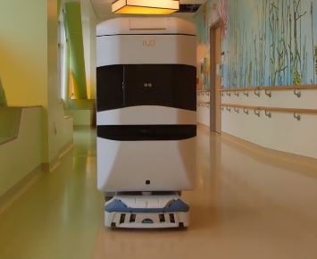 Robot TUG para el transporte de medicinas en hospitales
